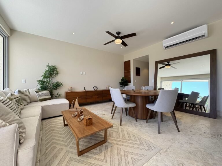 Sala comedor de departamento en Santamar Prime Akumal